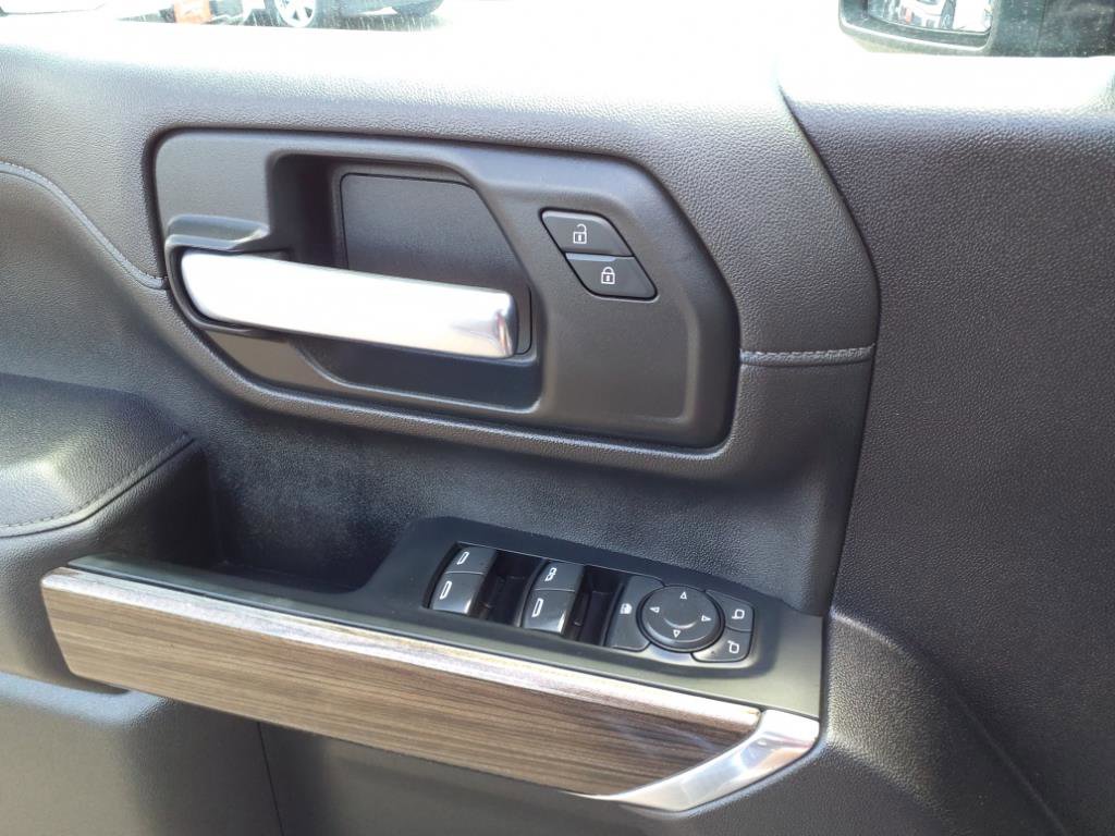 Used 2023 Chevrolet Silverado 2500 LT AWD/4WD image 16