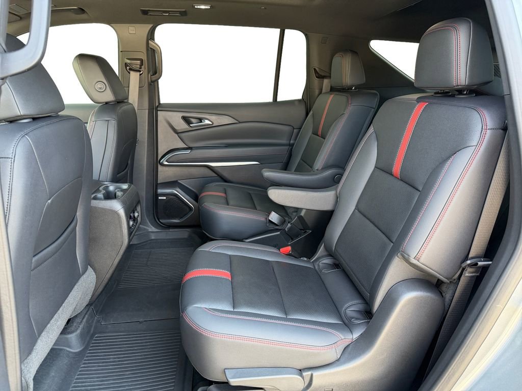 Used 2025 Chevrolet Traverse RS w/ LPO, Floor Liner Package FWD image 19