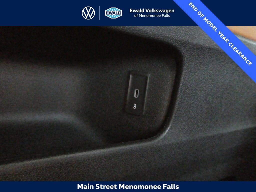 New 2025 Volkswagen ID. Buzz Pro S Plus image 36