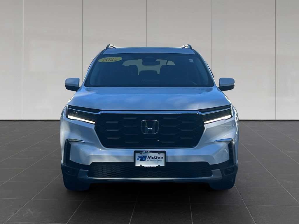 Used 2025 Honda Pilot Touring image 8