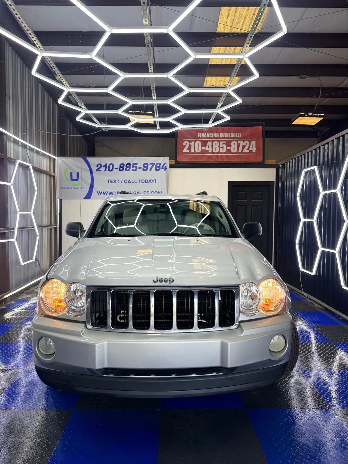 Used 2007 Jeep Grand Cherokee Limited image 9