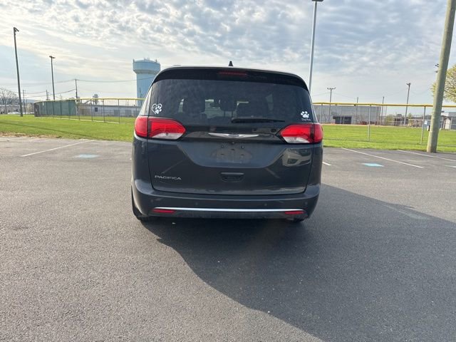 Used 2019 Chrysler Pacifica Touring Plus w/ Cold Weather Group image 5