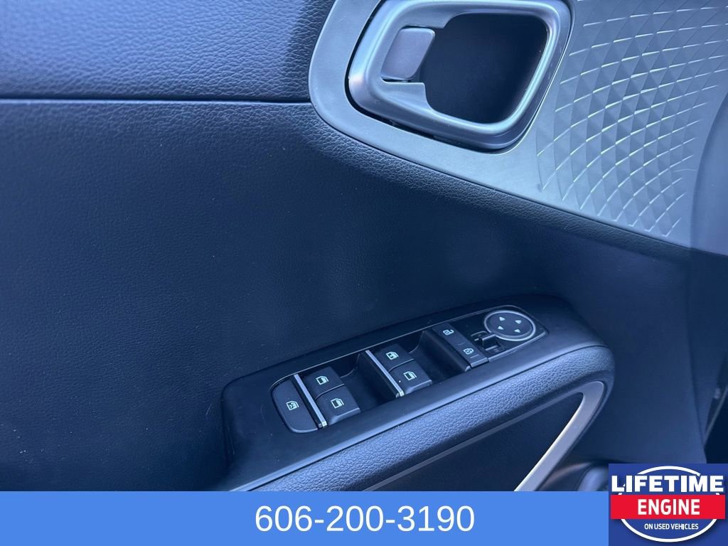 Used 2024 Kia Soul LX w/ Option Group 015 image 21