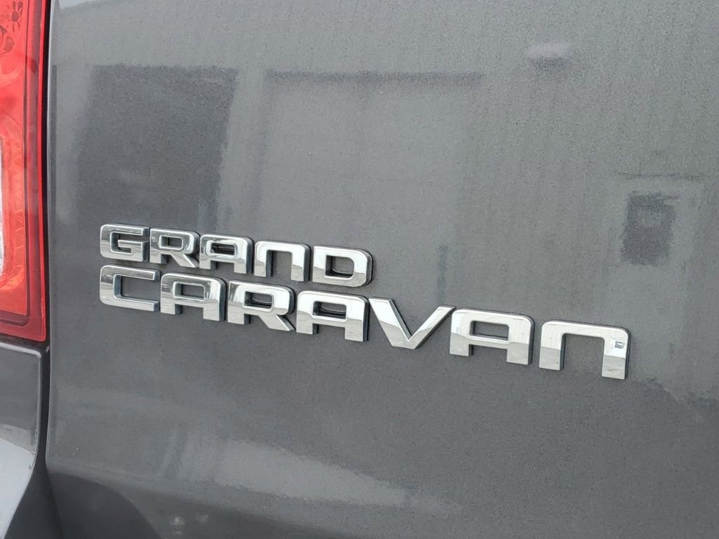 Used 2018 Dodge Grand Caravan SE w/ UConnect Hands-Free Group image 7