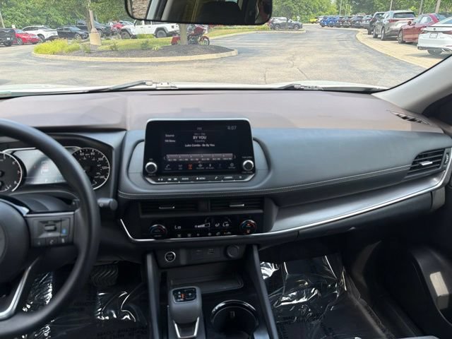 Used 2023 Nissan Rogue SV AWD/4WD image 14