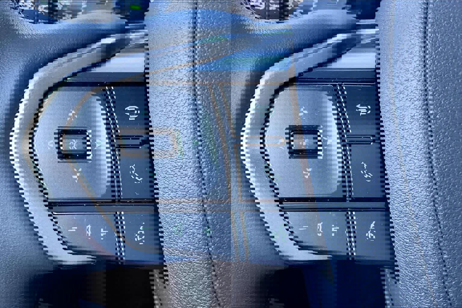 Used 2025 Lexus GX 550 w/ Accessory Package (2T) image 21