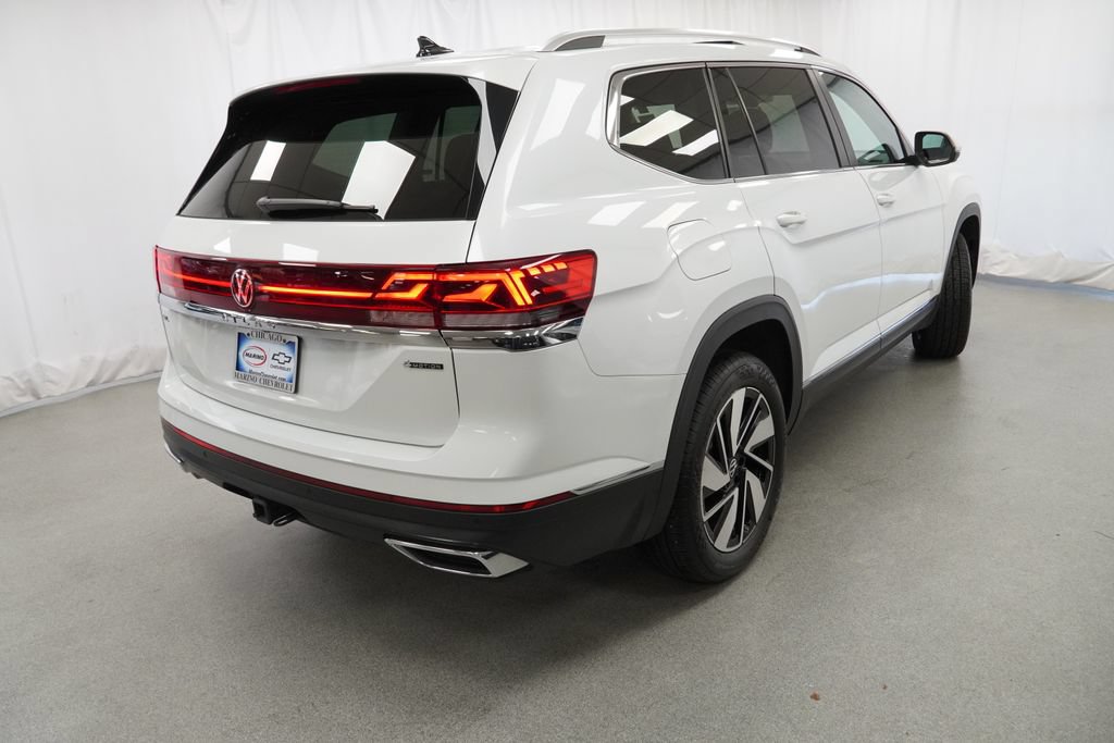 Used 2024 Volkswagen Atlas SEL AWD/4WD image 2