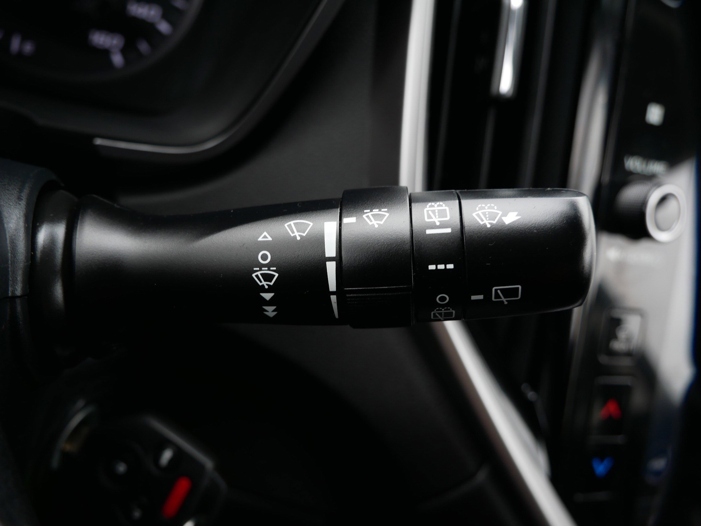 Used 2023 Subaru Ascent Premium image 37