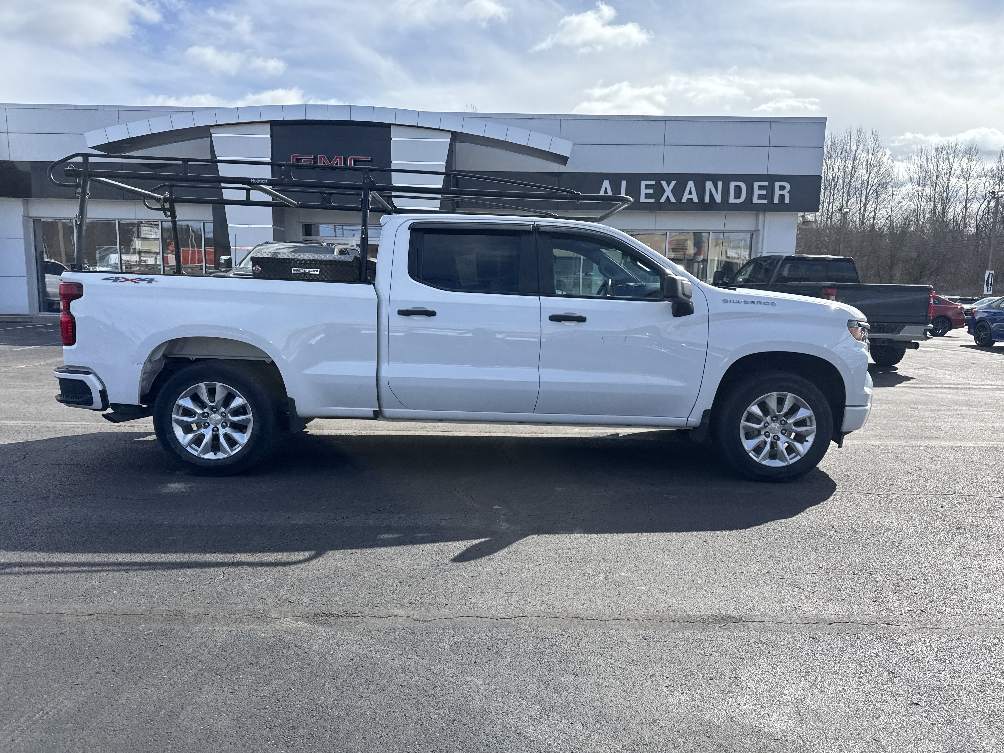 Used 2023 Chevrolet Silverado 1500 Custom image 2