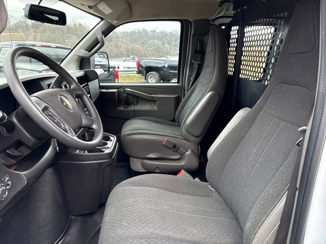Used 2024 Chevrolet Express 2500 w/ Driver Convenience Package image 9