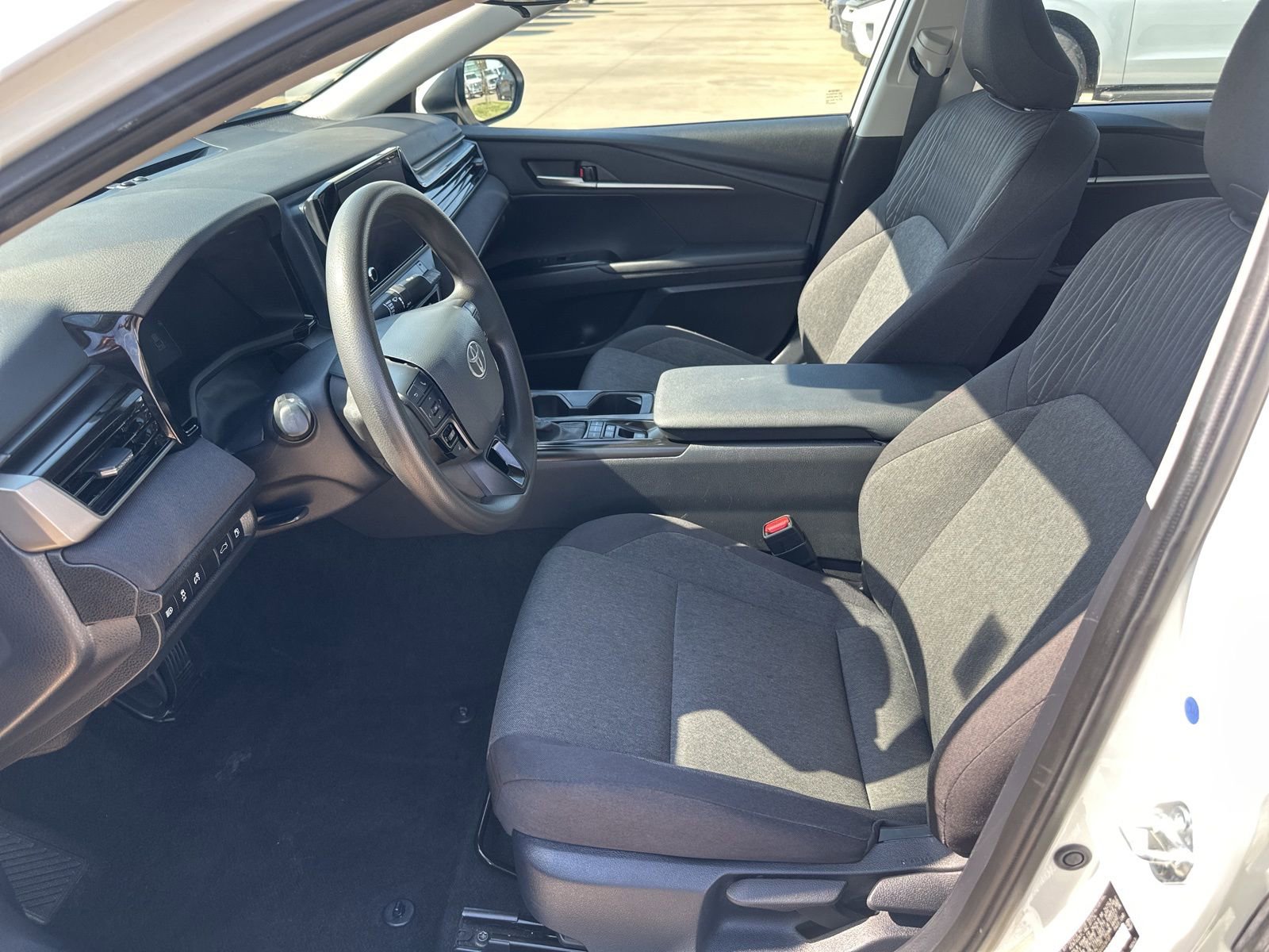 Used 2025 Toyota Camry LE image 15