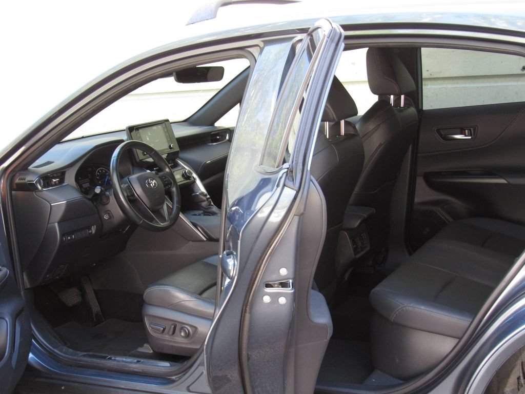 Certified 2022 Toyota Venza XLE AWD/4WD image 13