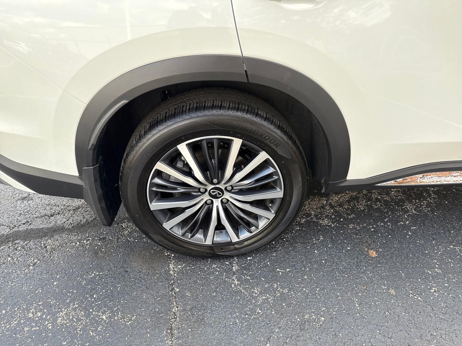 Certified 2025 INFINITI QX60 Sensory image 41