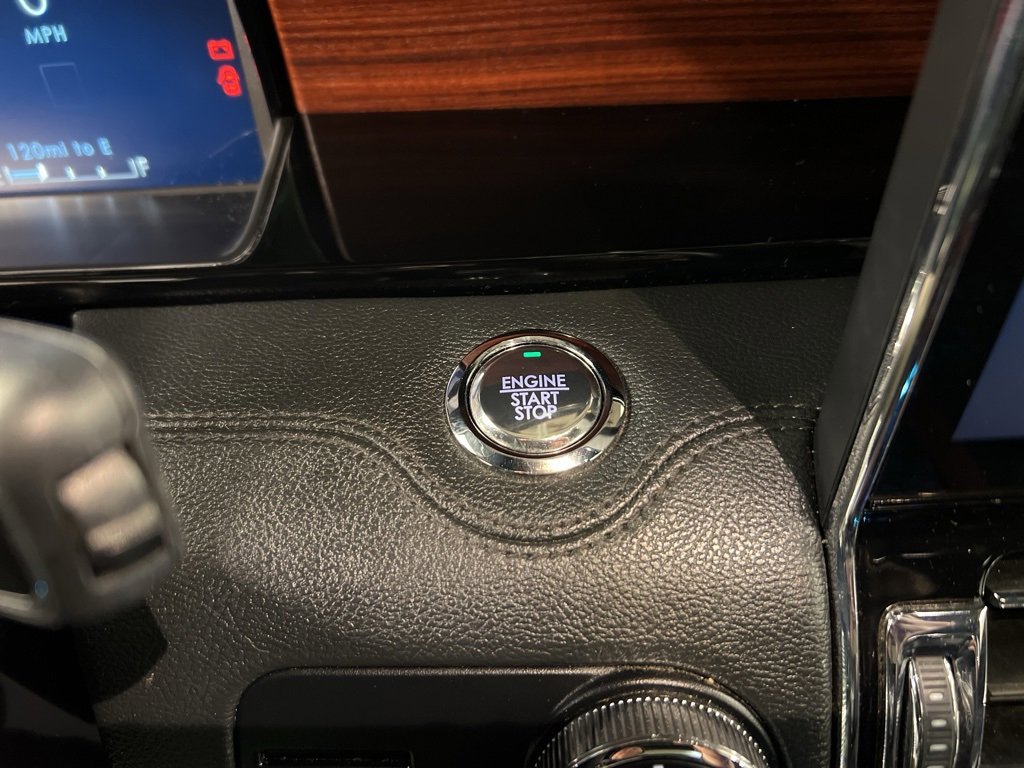 Certified 2023 Lincoln Navigator Reserve image 18