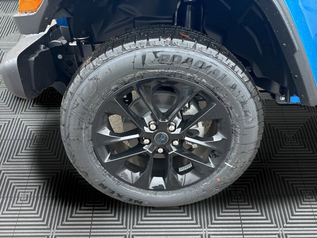 New 2025 Jeep Wrangler Unlimited Sahara w/ Safety Group image 29