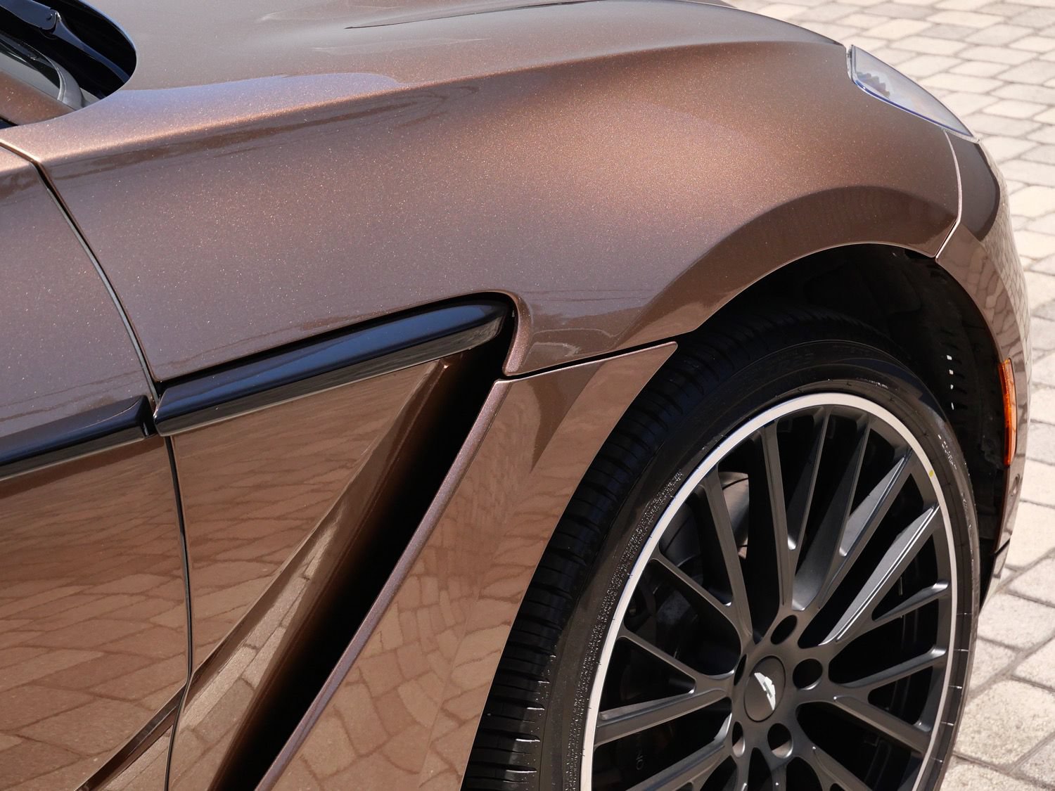 Used 2024 Aston Martin DBX AWD/4WD image 9