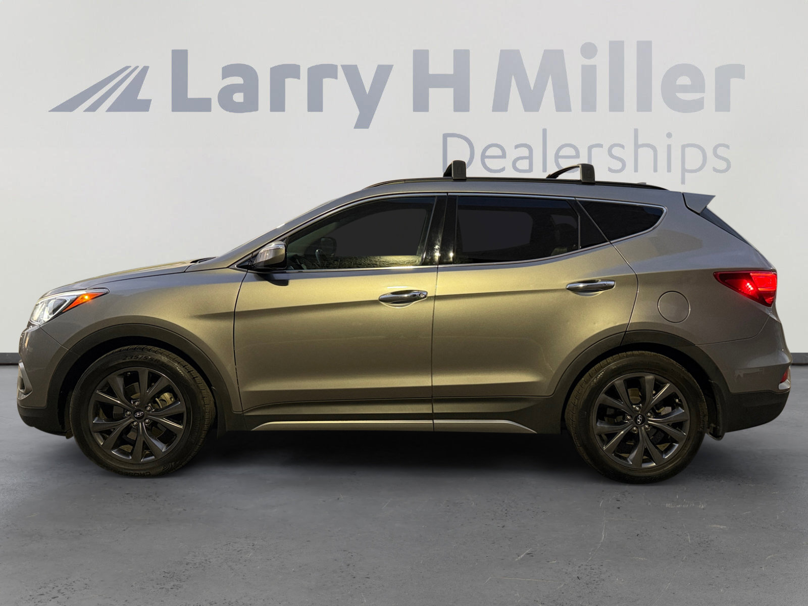 Used 2018 Hyundai Santa Fe Sport FWD image 2
