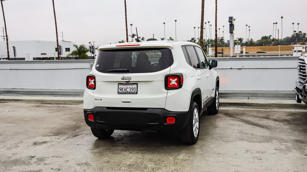 Used 2023 Jeep Renegade Latitude AWD/4WD image 9