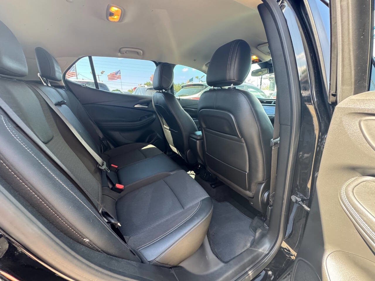 Used 2021 Buick Encore GX Select image 17