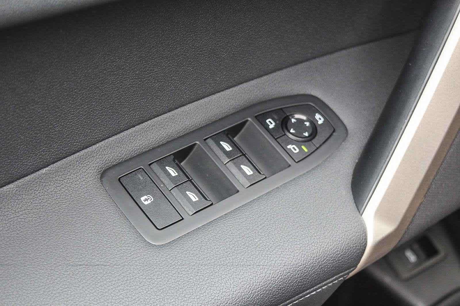Certified 2023 BMW iX xDrive50 w/ Convenience Package AWD/4WD image 19