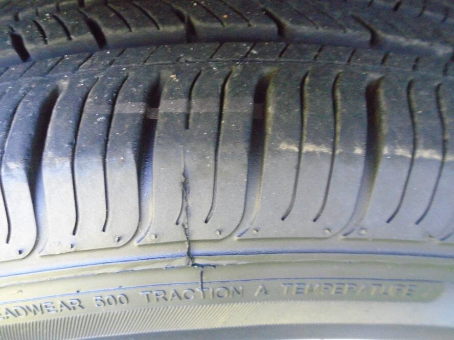 Used 2013 Volkswagen Tiguan S image 25