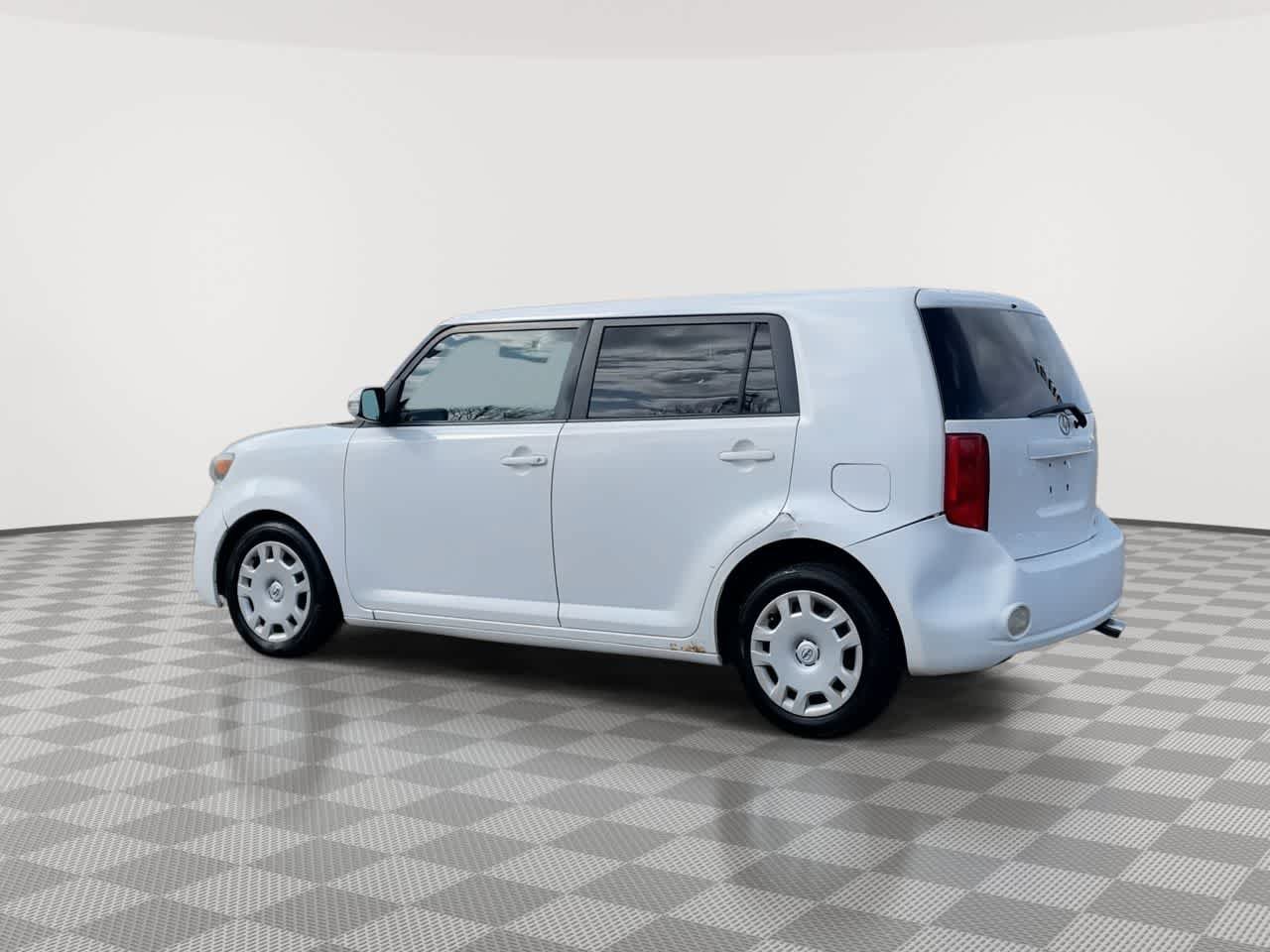 Used 2009 Scion xB FWD image 6