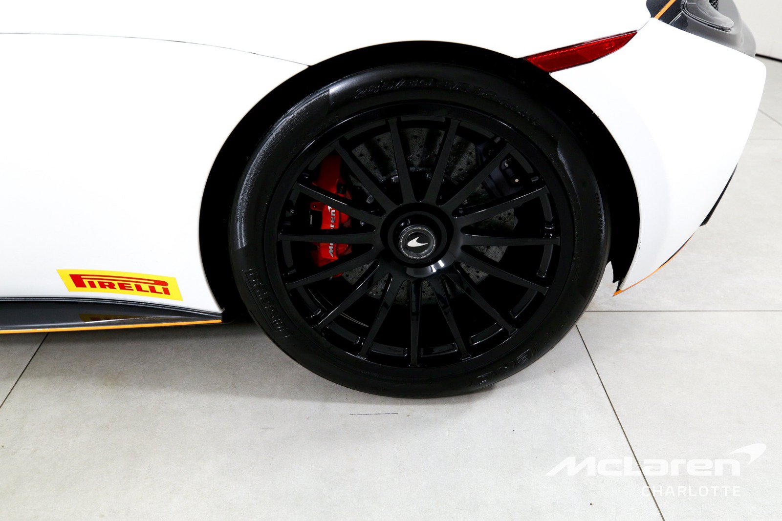 Used 2020 McLaren 620R RWD image 29