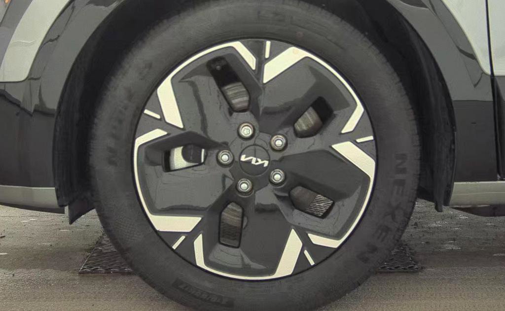 Certified 2023 Kia Niro Wind w/ Wind Preserve Package image 8