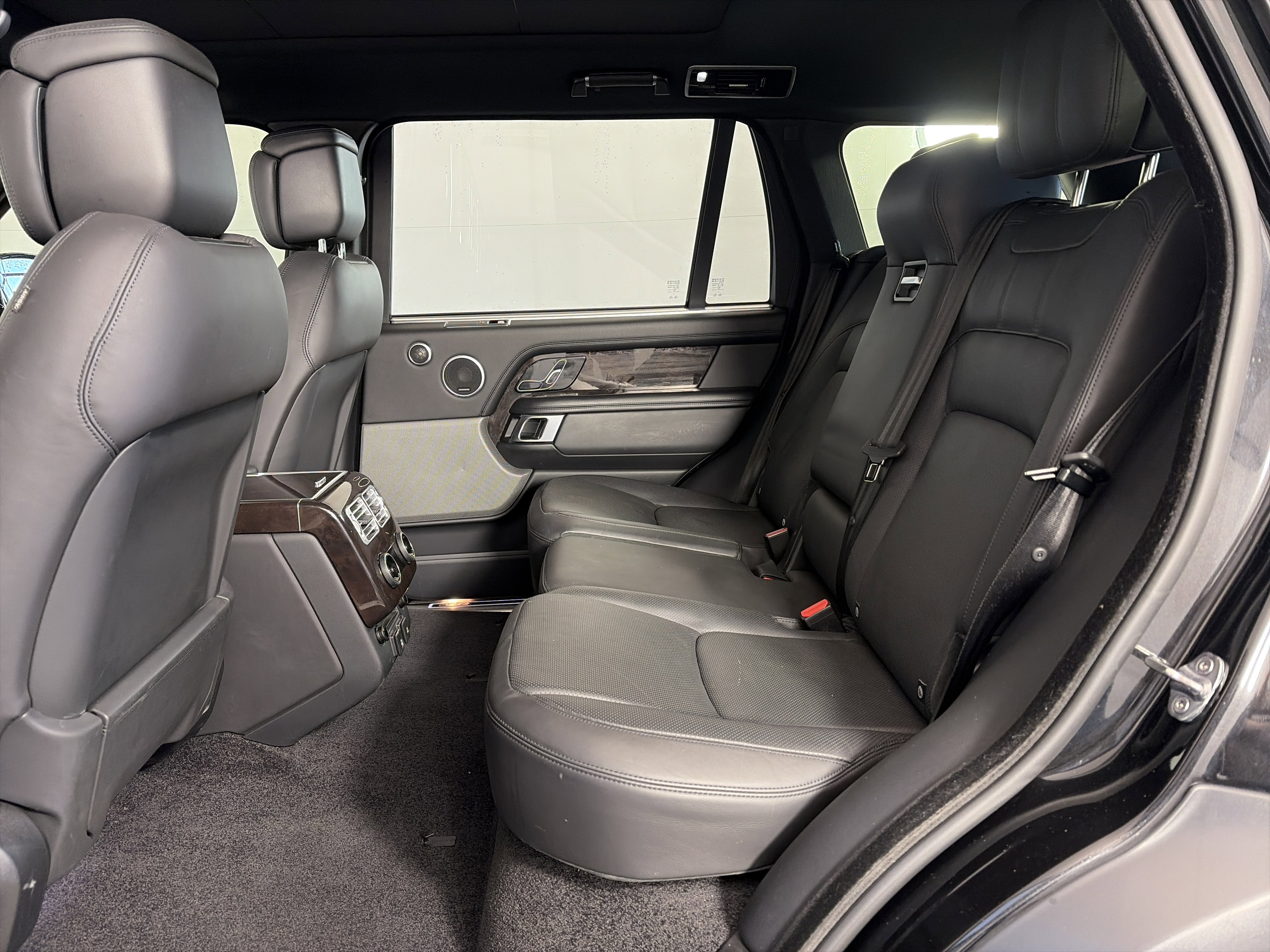 Used 2019 Land Rover Range Rover Long Wheelbase Supercharged image 7