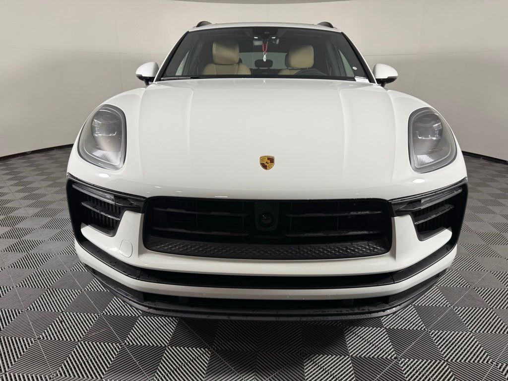 Certified 2025 Porsche Macan S image 9
