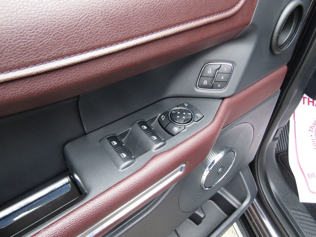 Used 2024 Ford Expedition Limited image 29