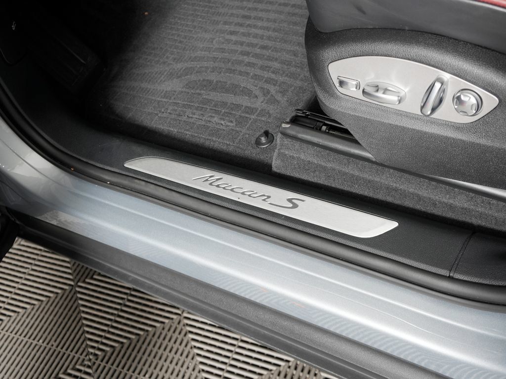 Certified 2026 Porsche Macan S AWD/4WD image 21