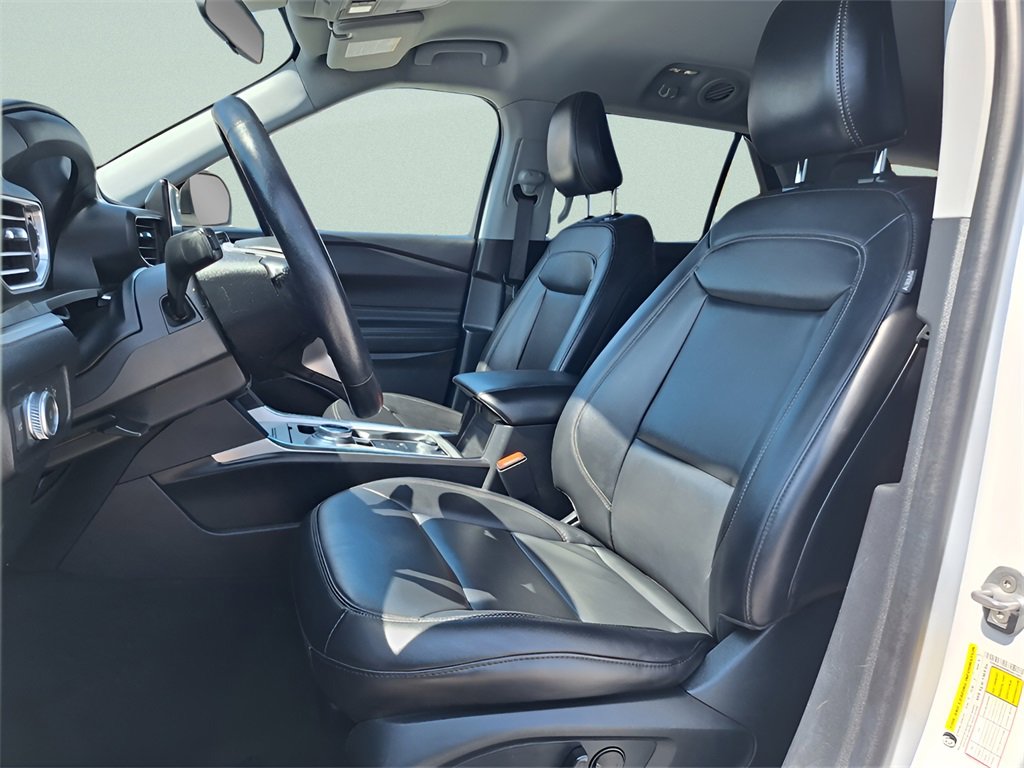 Used 2022 Ford Explorer XLT w/ Equipment Group 202A image 22