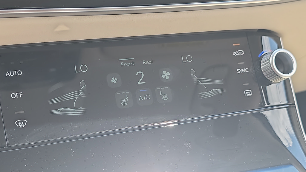 New 2026 Genesis GV70 2.5T AWD/4WD image 24