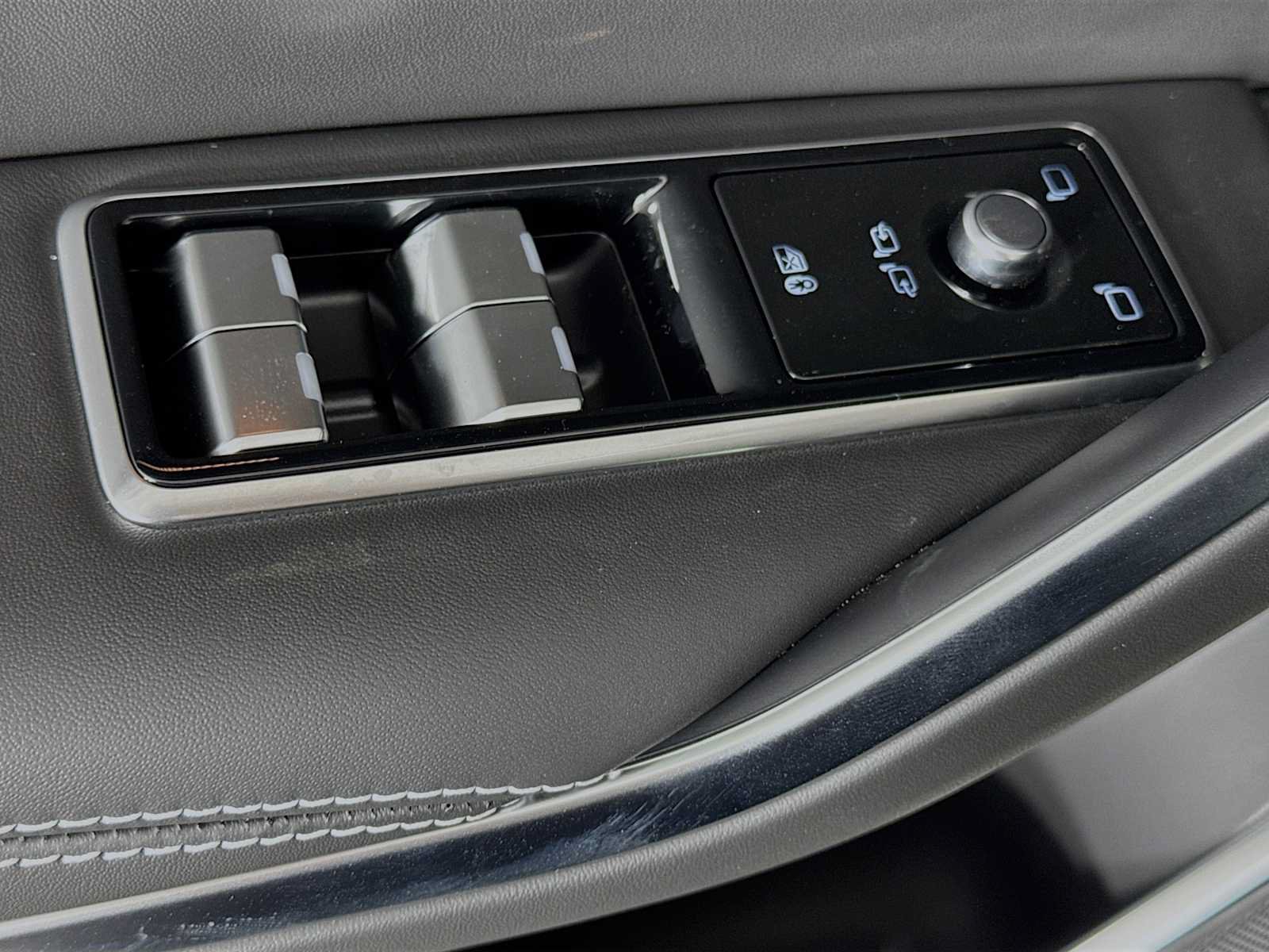 New 2026 Jaguar F-PACE R-Dynamic S AWD/4WD image 17