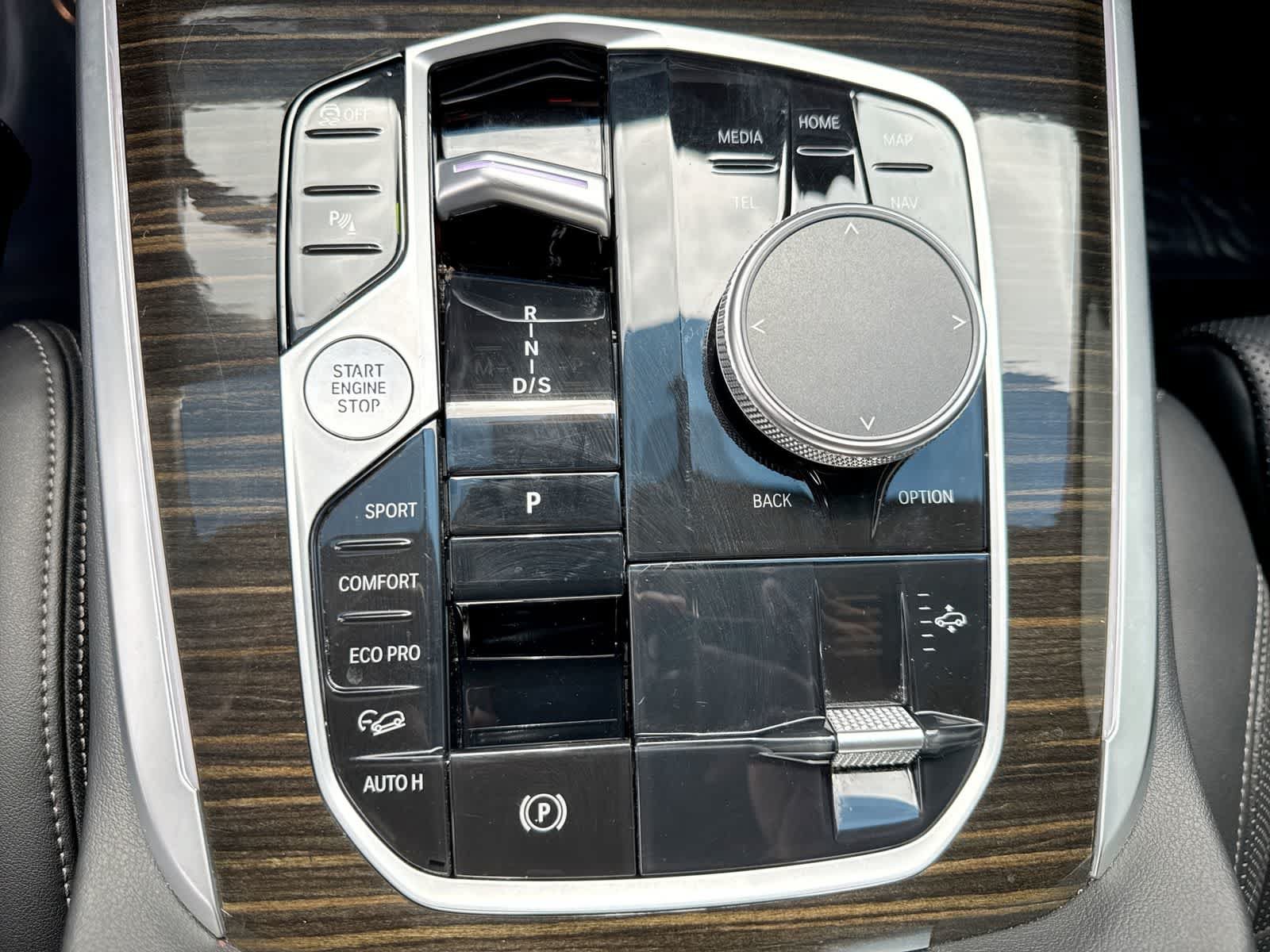 Used 2024 BMW X7 xDrive40i AWD/4WD image 38