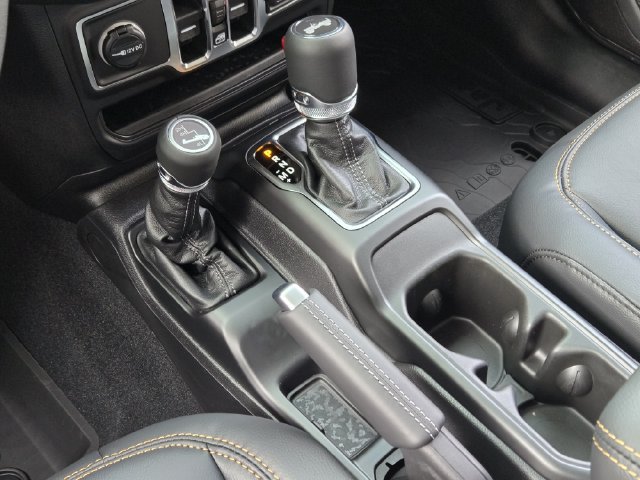 New 2027 Jeep Wrangler Unlimited Sahara AWD/4WD image 17