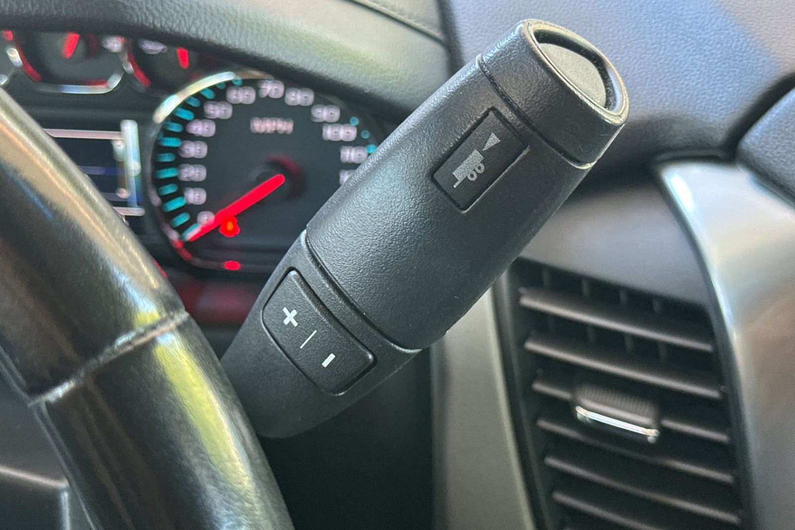Used 2019 Chevrolet Tahoe LT RWD image 32