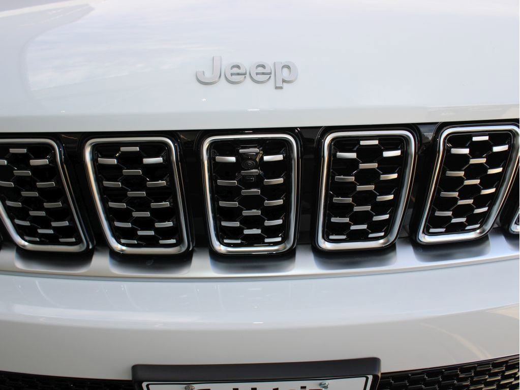 New 2025 Jeep Grand Cherokee Summit image 38