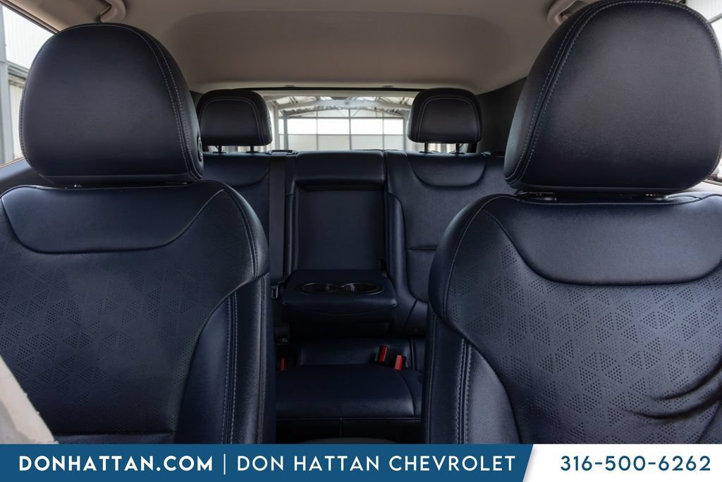Used 2023 Chevrolet Bolt EUV Premier FWD image 17