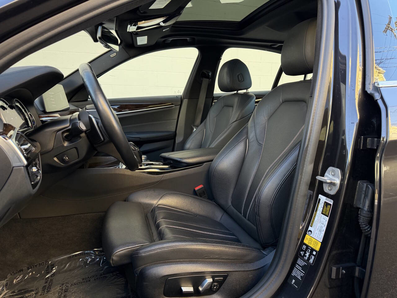 Used 2018 BMW 540i xDrive image 9