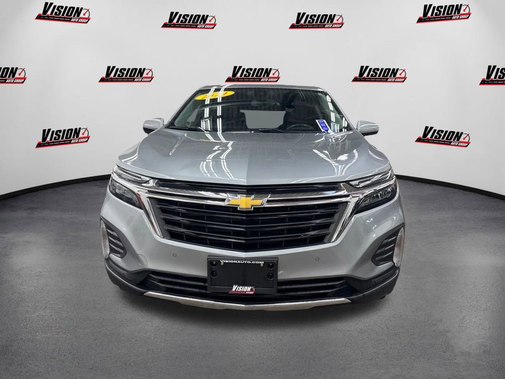Used 2024 Chevrolet Equinox LT image 2
