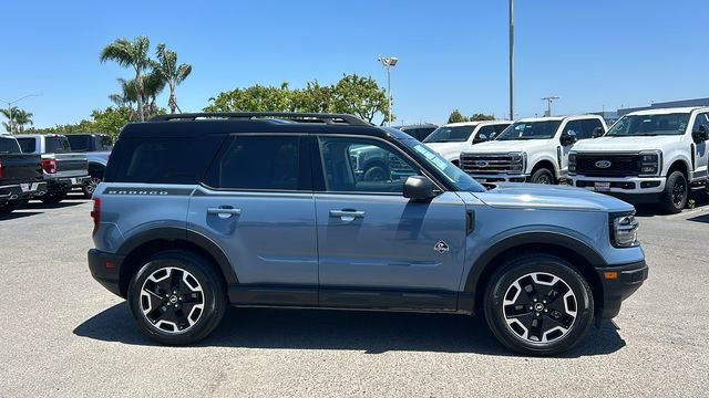 Used 2024 Ford Bronco Sport Outer Banks w/ Topo Graphic Package image 2