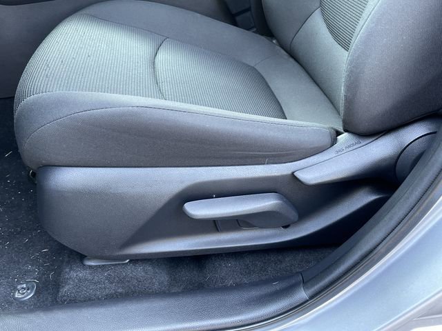 Certified 2021 Toyota RAV4 LE AWD/4WD image 13