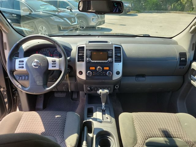 Used 2015 Nissan Frontier SV w/ SV Value Truck Package AWD/4WD image 10