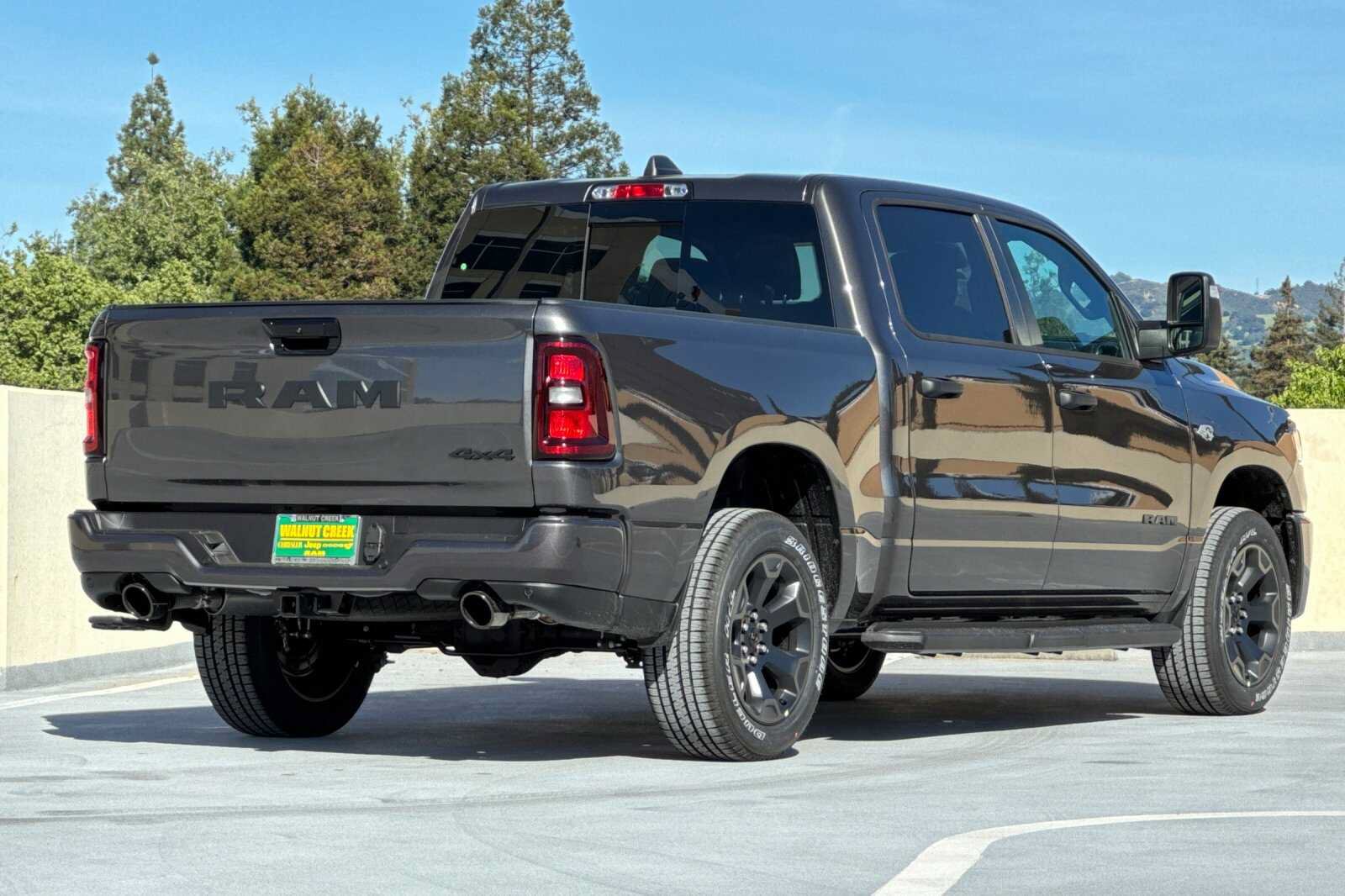 New 2026 RAM 1500 Express AWD/4WD image 4