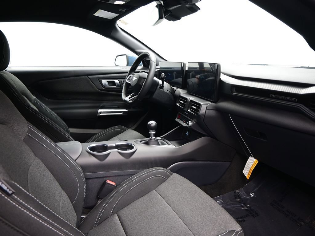Used 2025 Ford Mustang GT RWD image 10