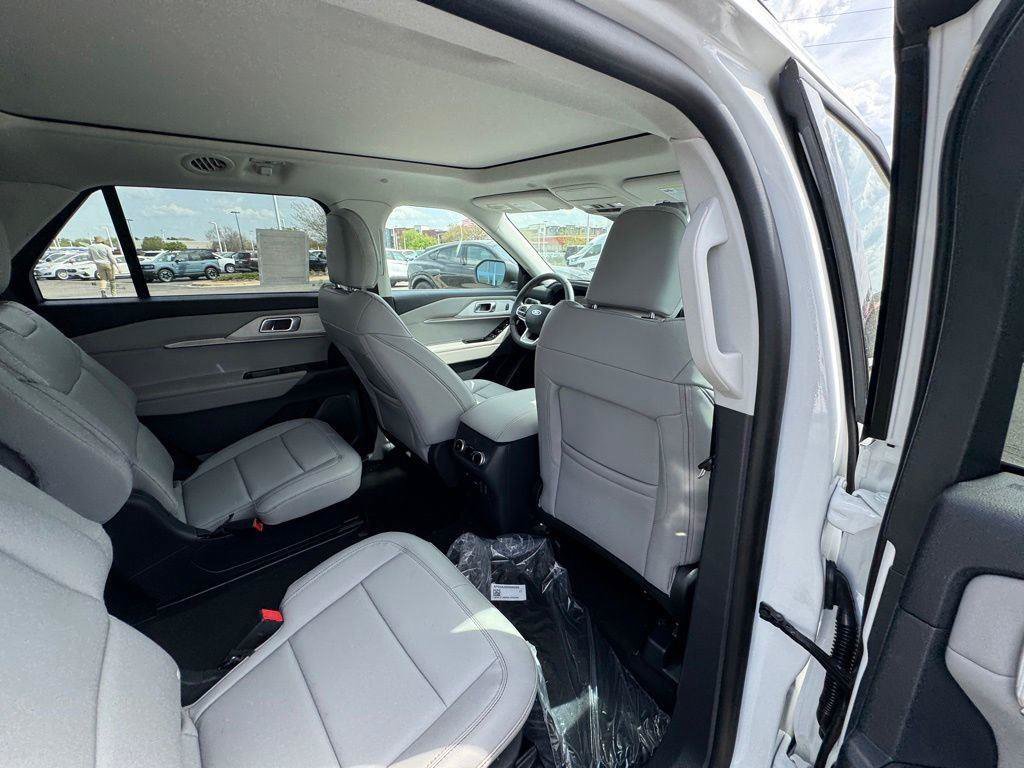 New 2026 Ford Explorer Active w/ Active Comfort Package AWD/4WD image 15