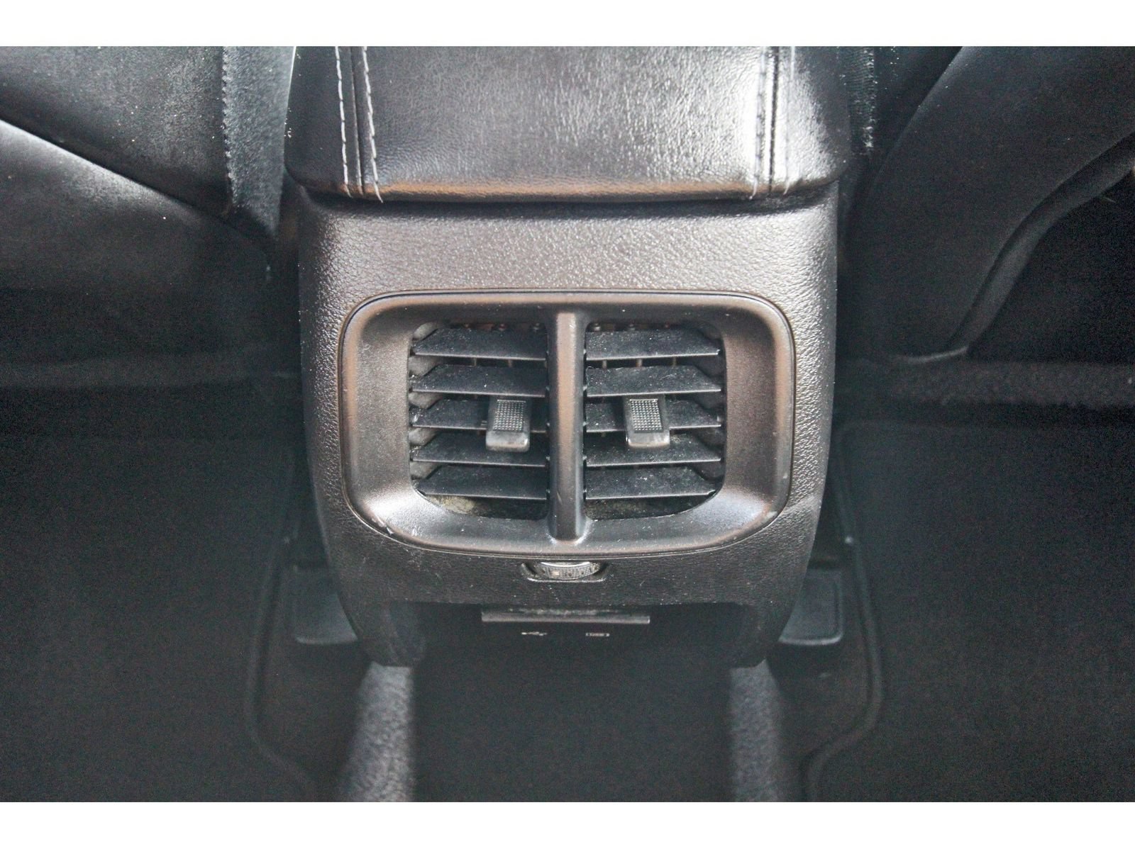 Used 2019 Jeep Cherokee Latitude Plus FWD image 15