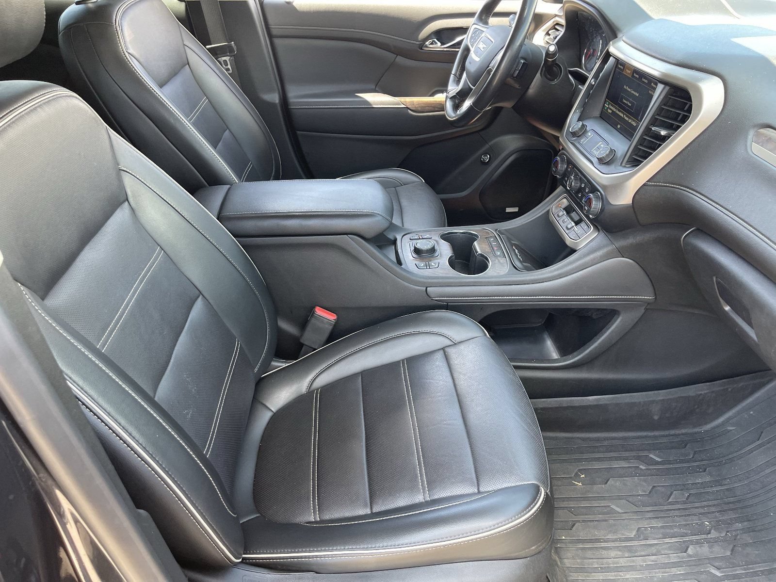 Certified 2021 GMC Acadia Denali w/ Denali Ultimate Package AWD/4WD image 13